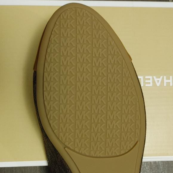 New Michael Kors Brown ballet flats MK mini Logo - Picture 6 of 9